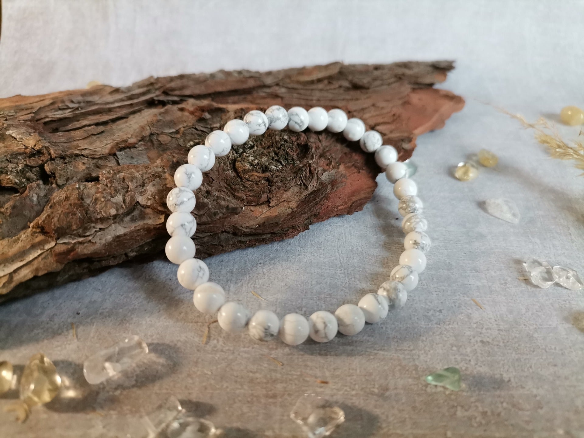 Howlit Ø 6 mm Náramek