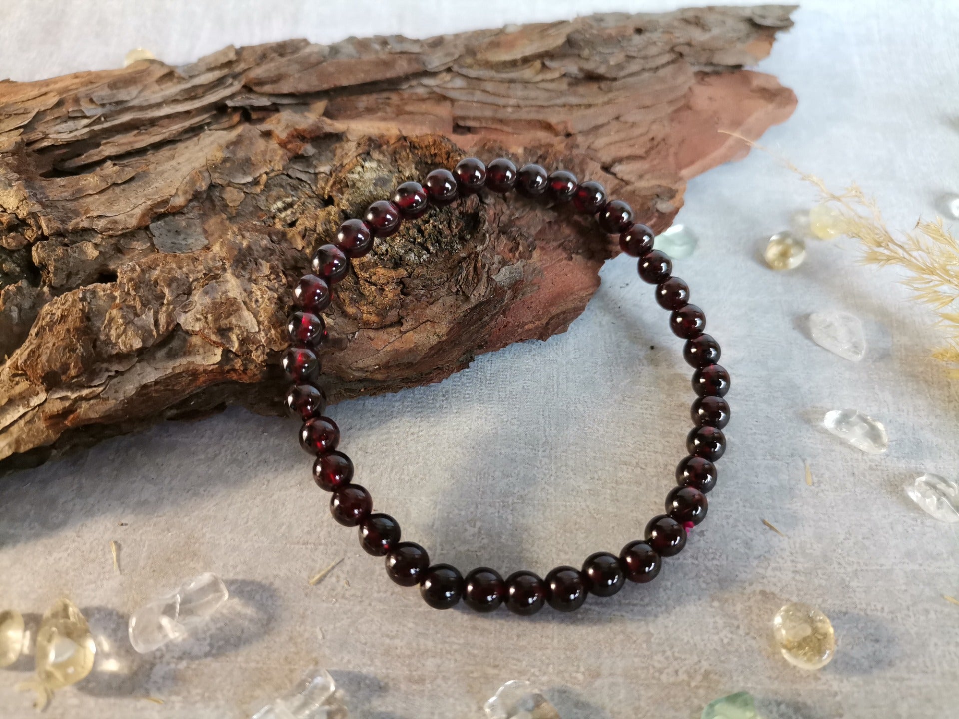 Granát Ø 6mm Náramek