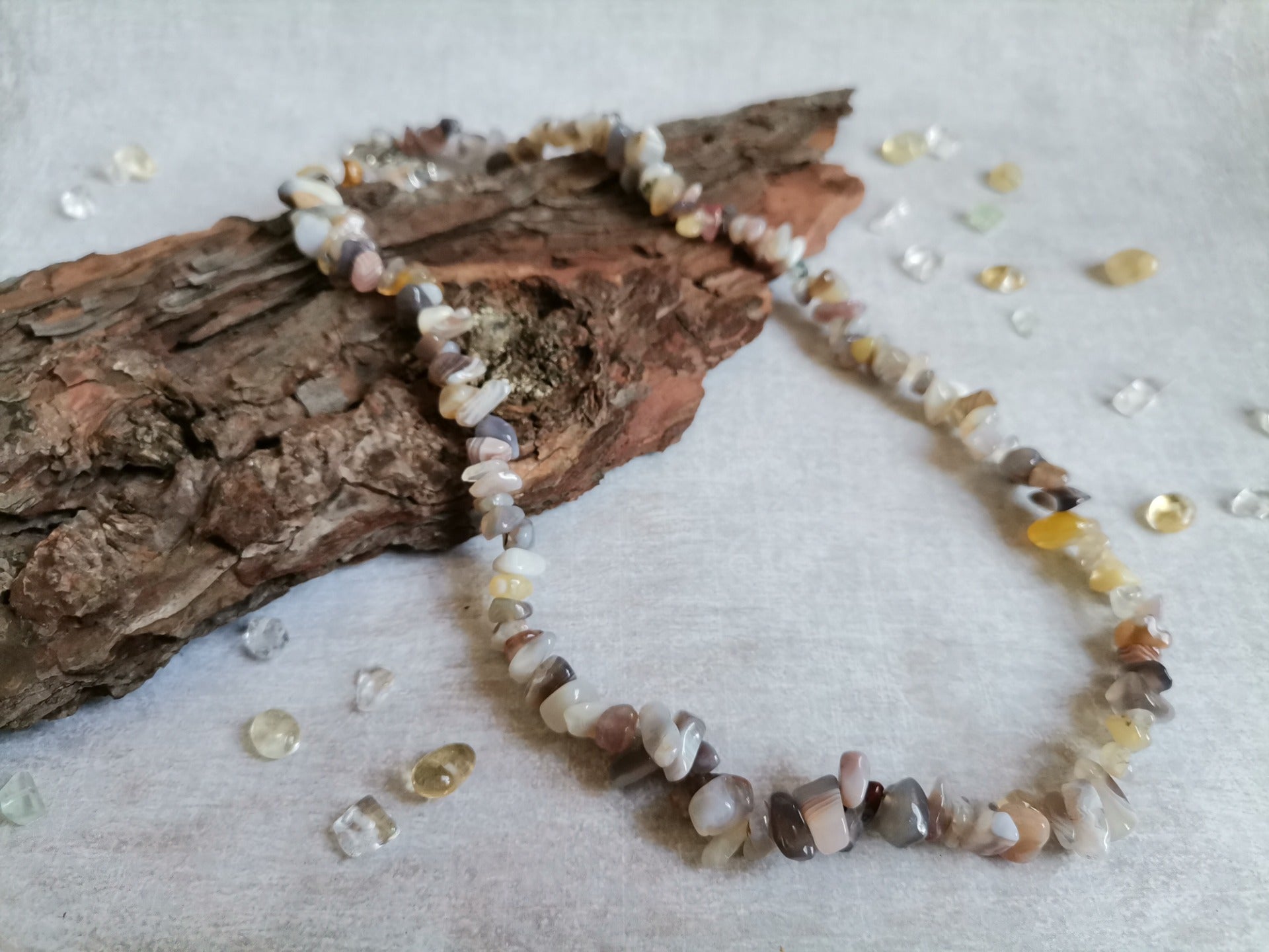 Achát Botswana sekaný Náhrdelník