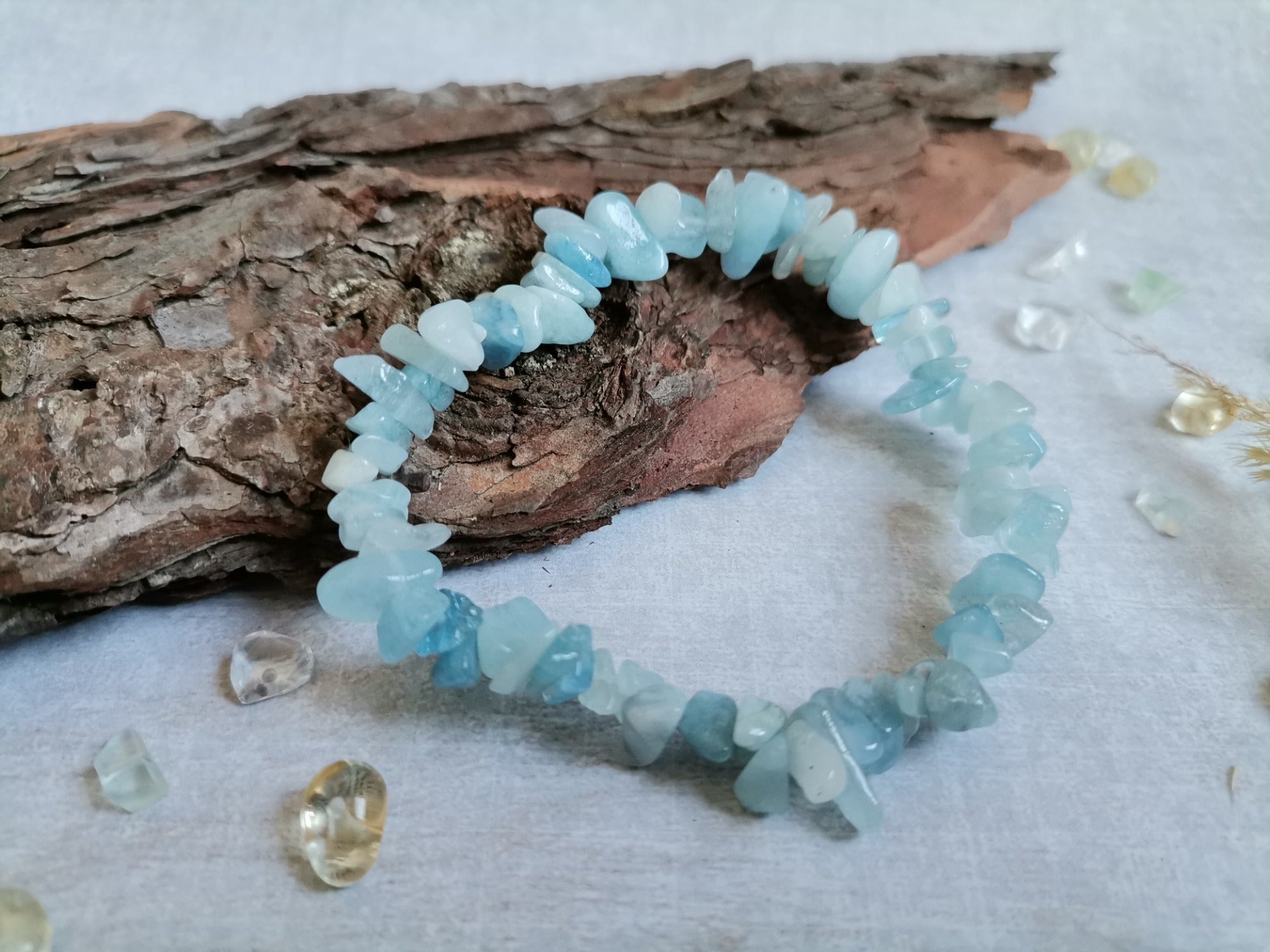 Akvamarín sekaný náramek