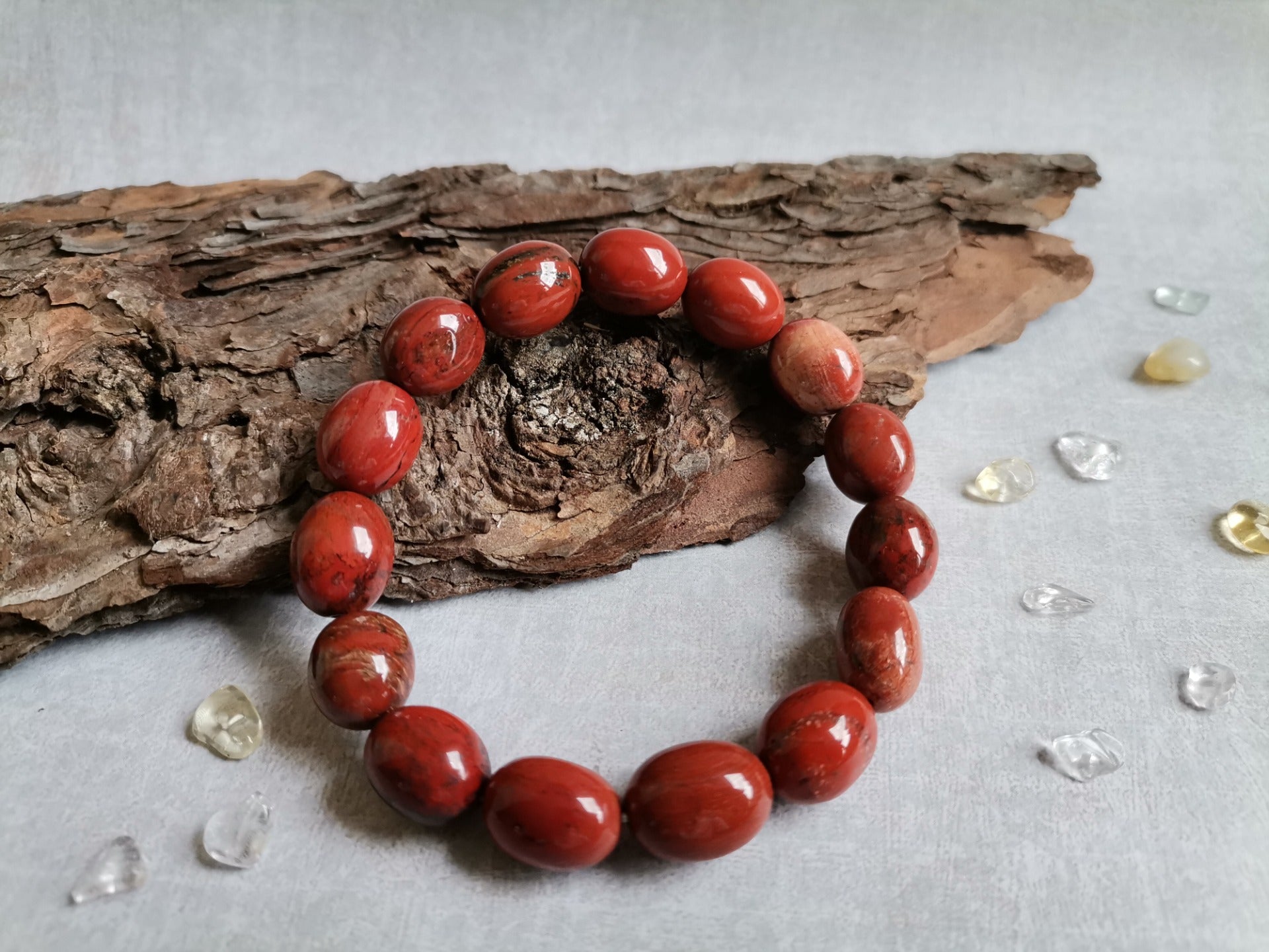 Červený jaspis tromlovaný náramek