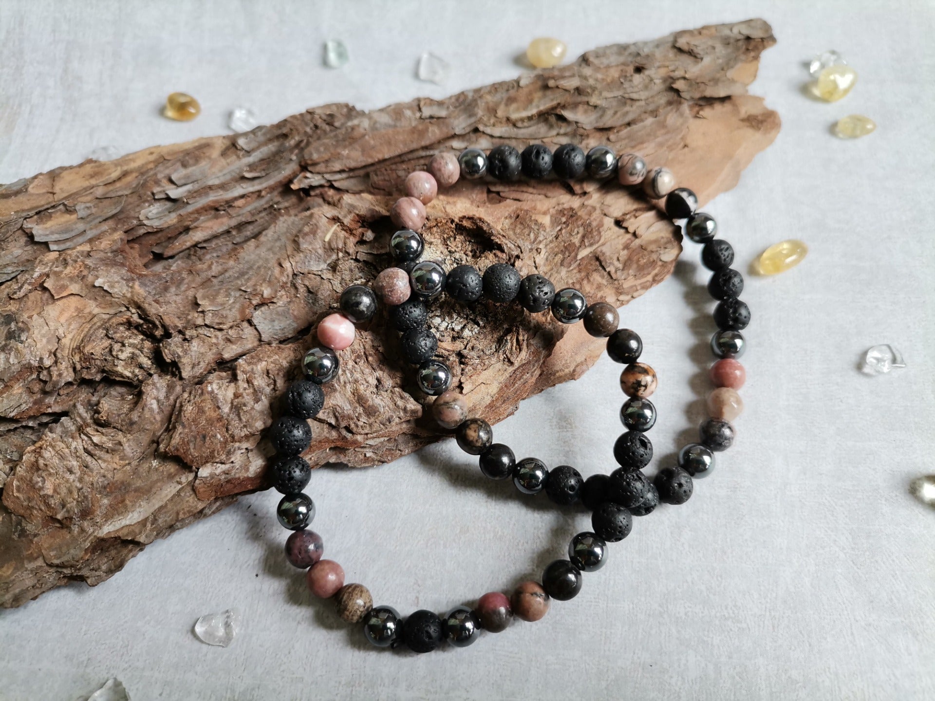 Náramky pro páry „Ona a on“ – láva, rodonit a hematit Ø 6 mm