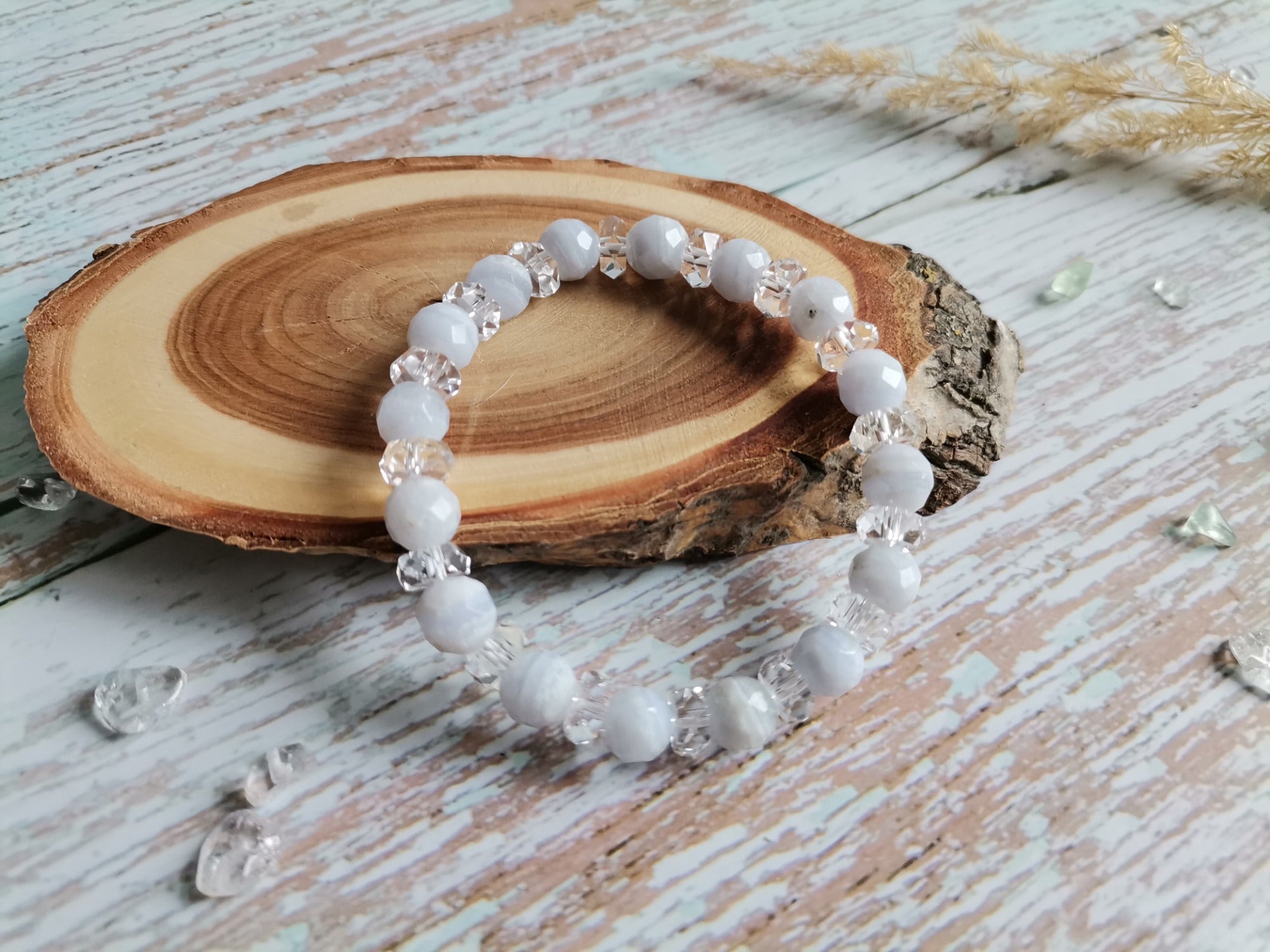 Chalcedony Faceted Ø 8 mm Bracelet with Clear Quartz