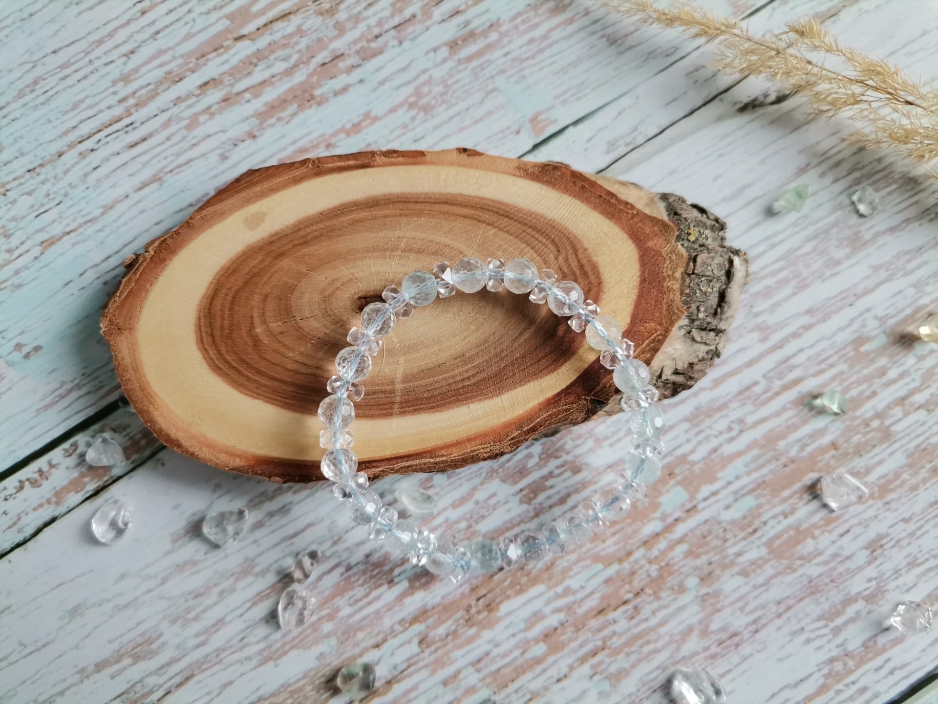 Topaz broušený Ø 7mm s kříšťálem Náramek