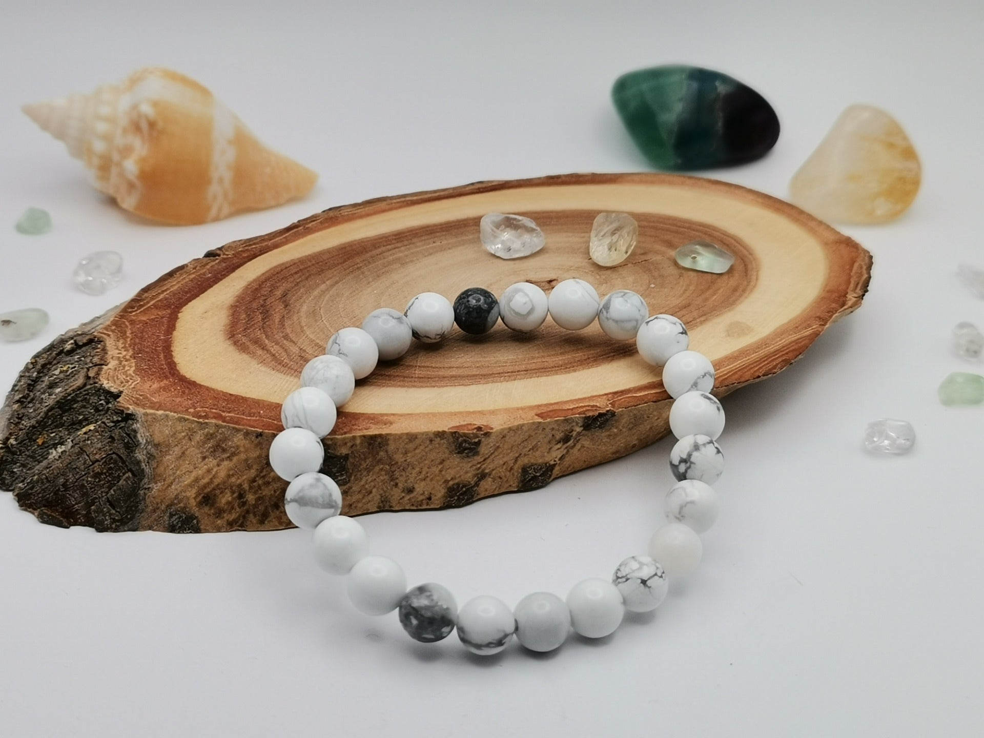 Dětský náramek Howlit Ø 6 mm