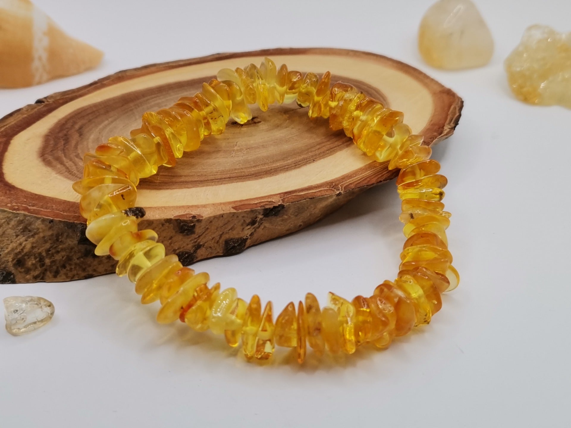 Světle žlutooranžový jantarový náramek