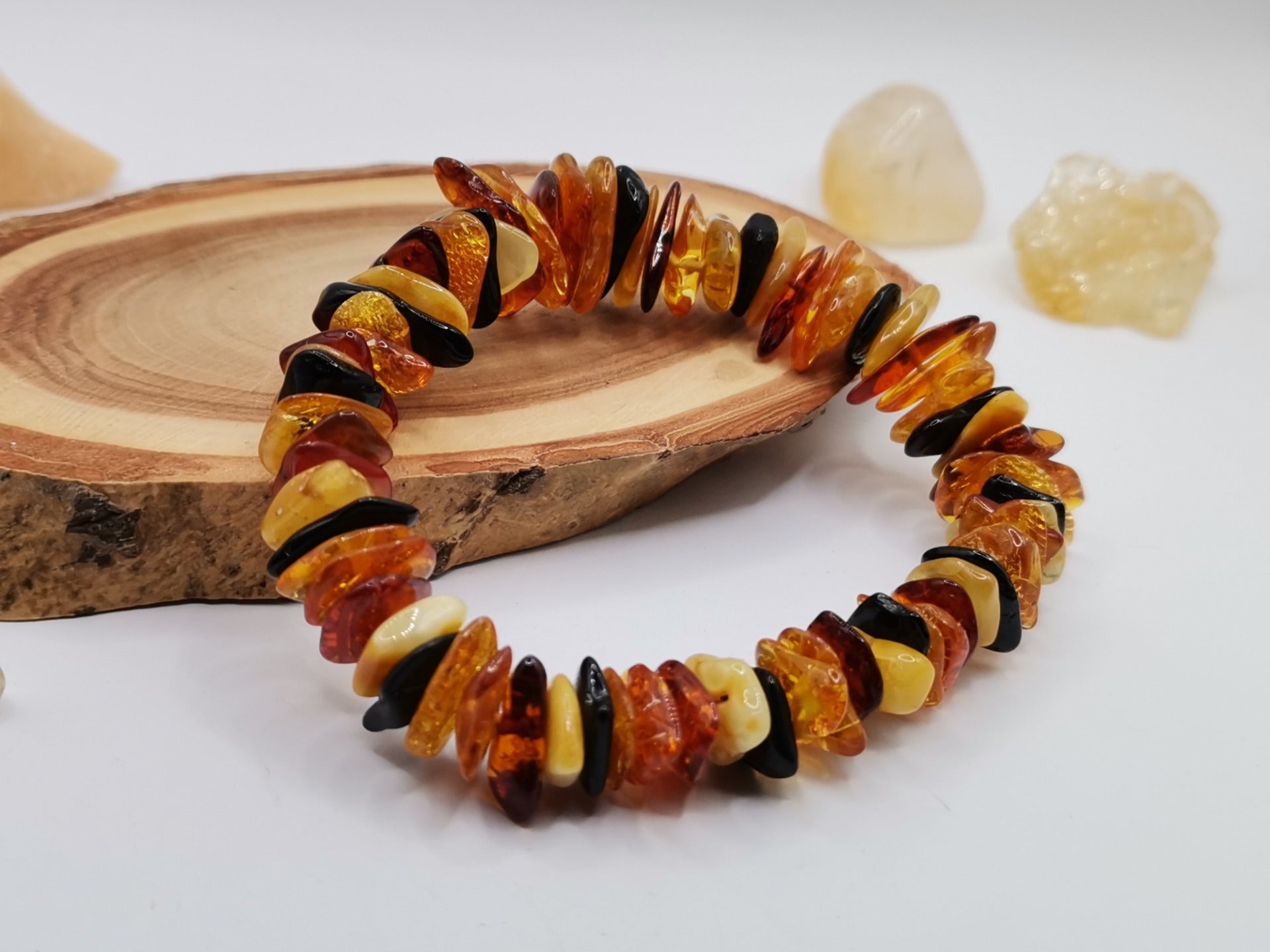 Náramek z medově-jantarové směsi