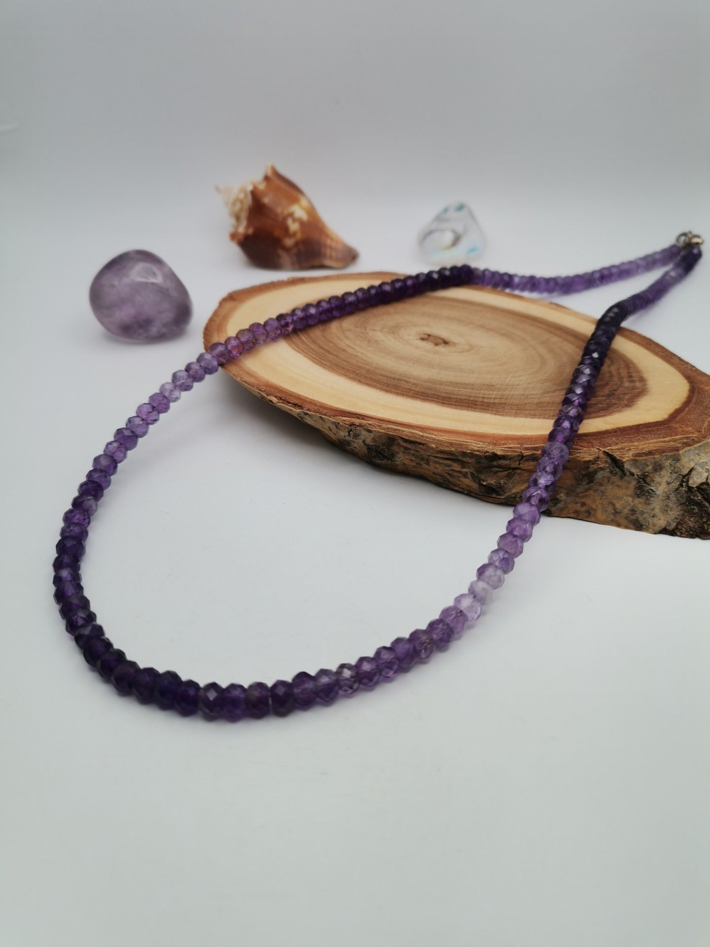 Náhrdelník s fazetovaným ametystem 5×3 mm