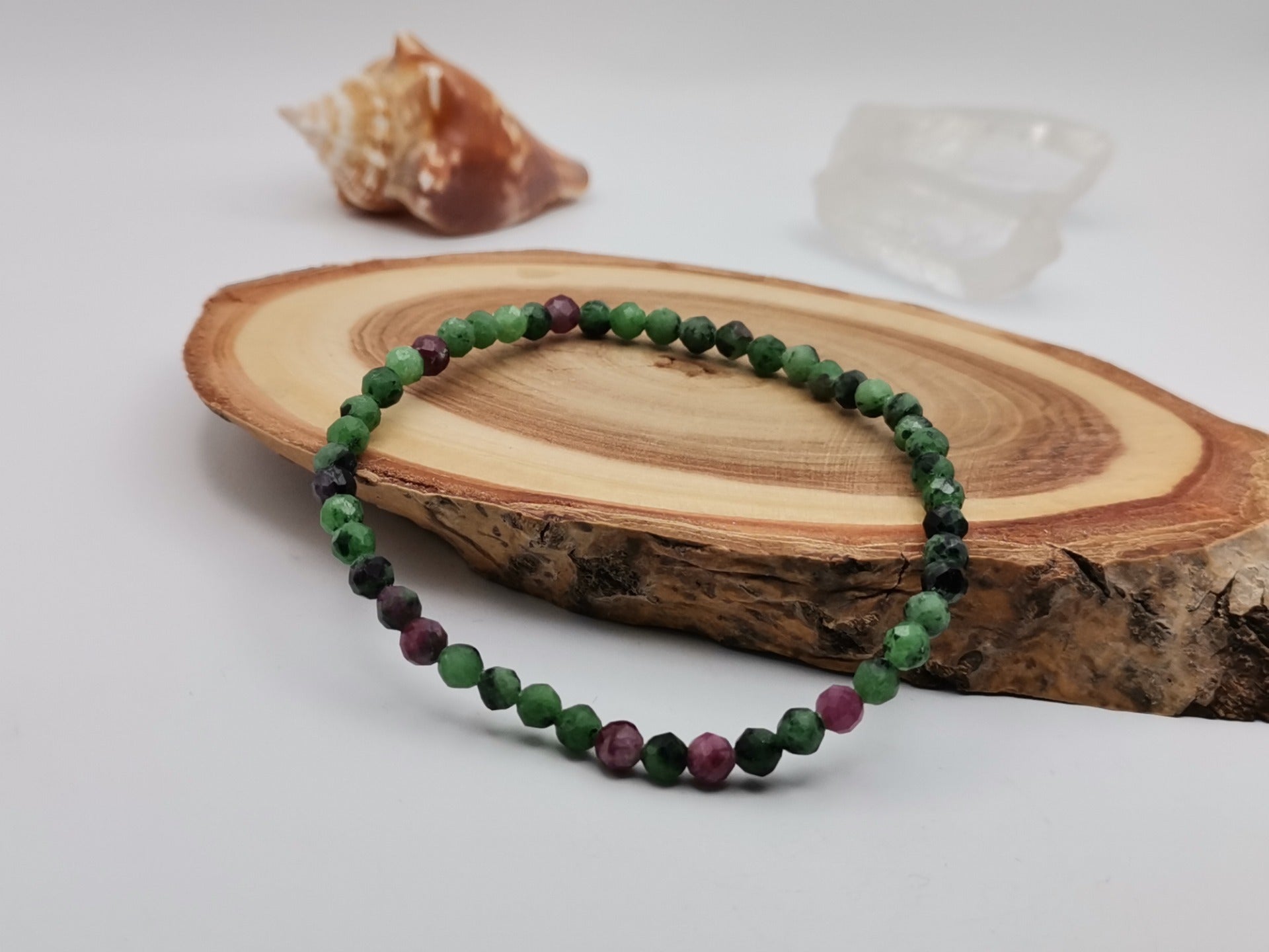Faceted Ruby in Zoisite Bracelet Ø 4 mm