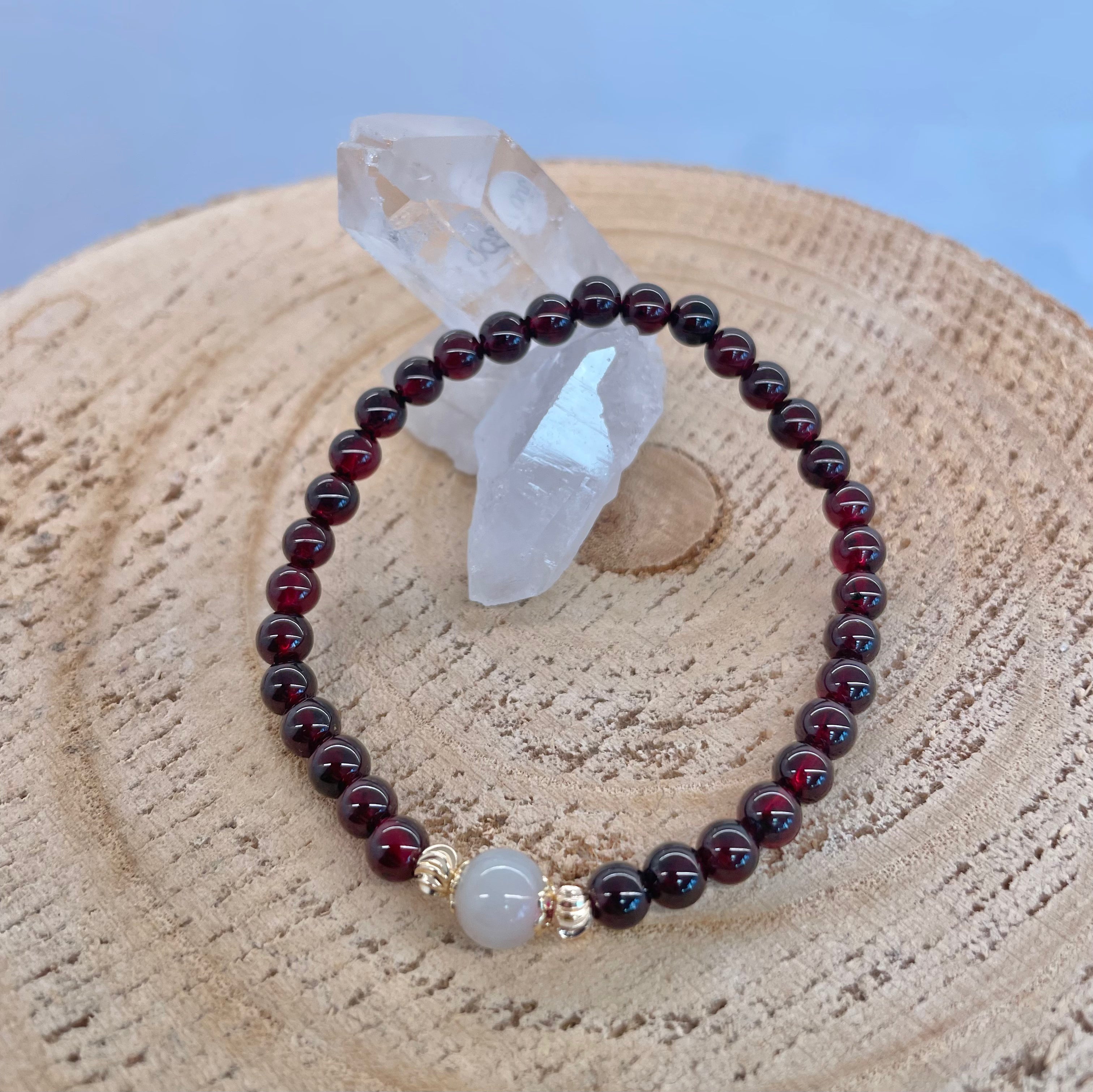 Granát s jadeitem - náramek 5mm