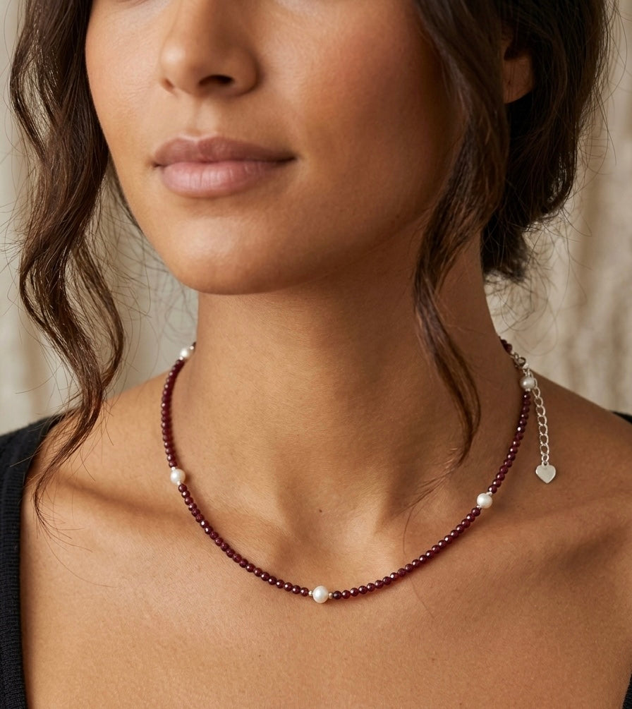 Granát s perlami - 3mm fazetovaný náhrdelník